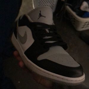Jordan 1s lows.  Fair condition. Asking 80-100$